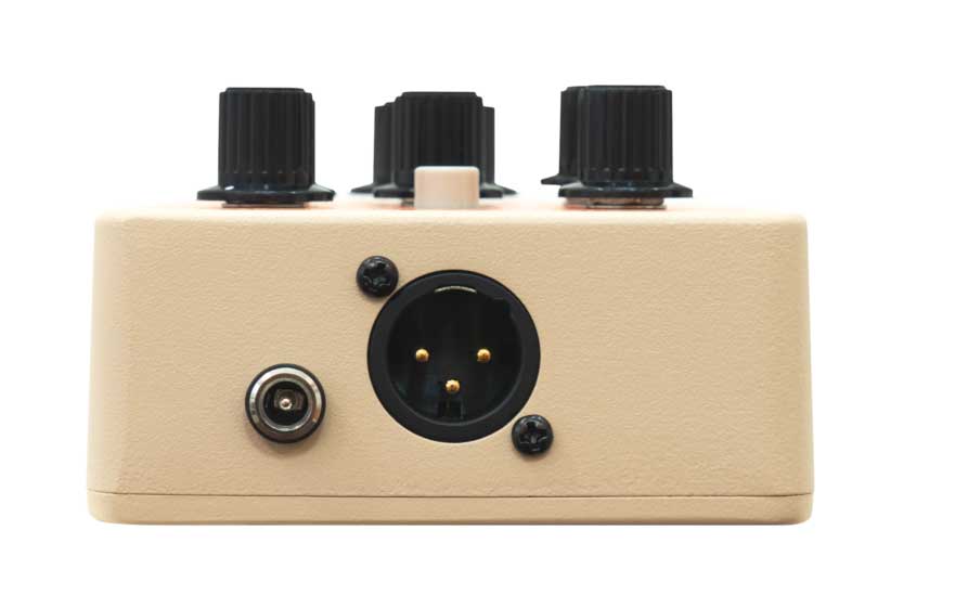Orange Acoustic Pedal es un pedal preamplificador para guitarra acústica que brinda un sonido acústico sumamente transparente, dinámico y con una calidad profesional.