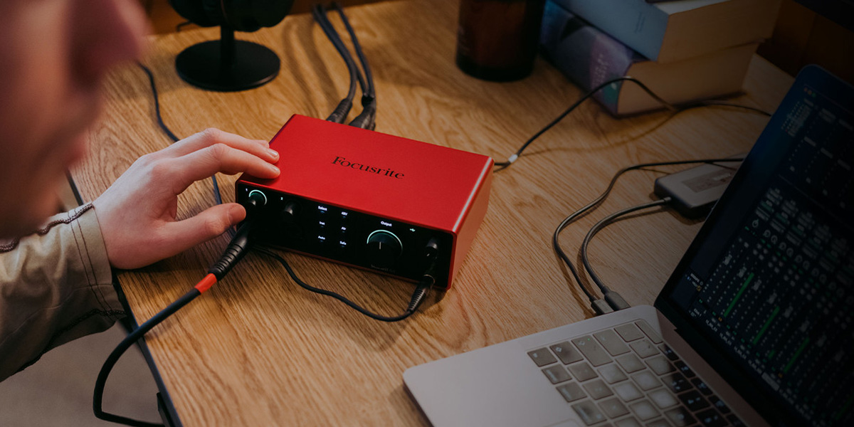 Focusrite Scarlett Solo 4th Gen es una interfaz de audio USB de 4 x 2