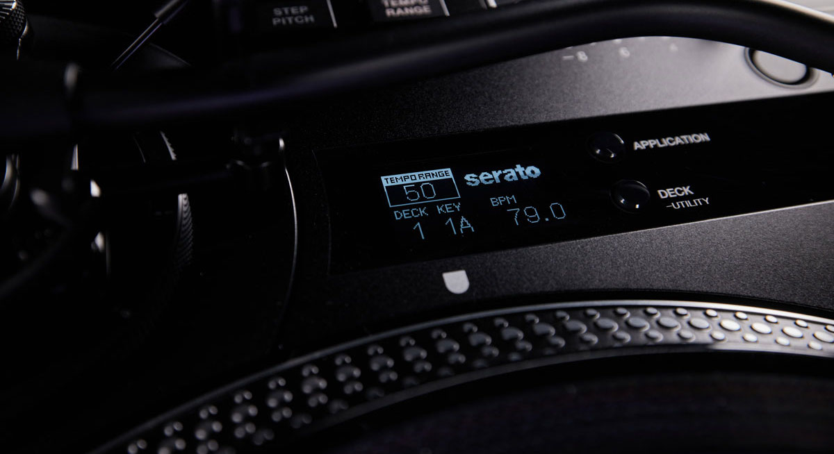 PLX-CRSS12 ofrece compatibilidad con los principales software de DJ en el mercado, Serato DJ Pro y Rekordbox.