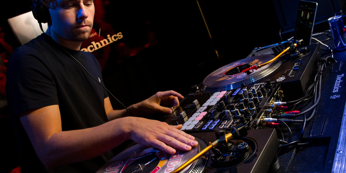 Technics: el "estándar" en el sector de los platos giradiscos para DJ