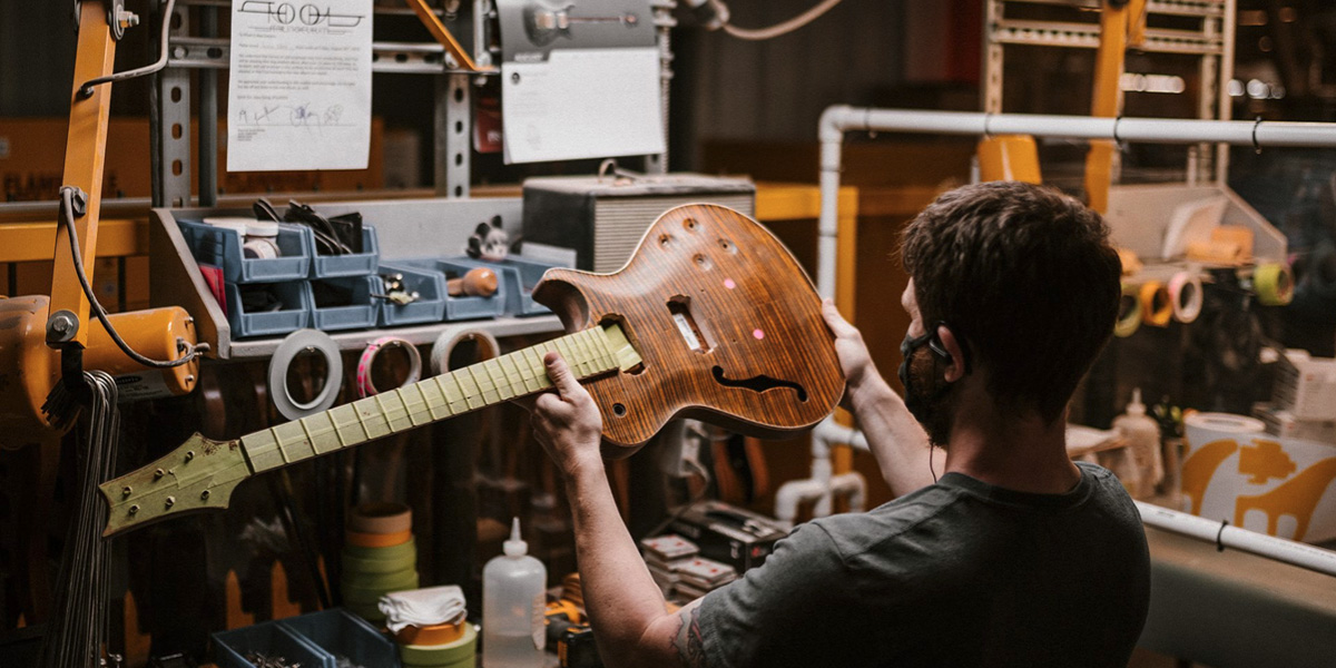 PRS Guitars: Un éxito basado en la combinación de artesanía excepcional con tecnología innovadora.