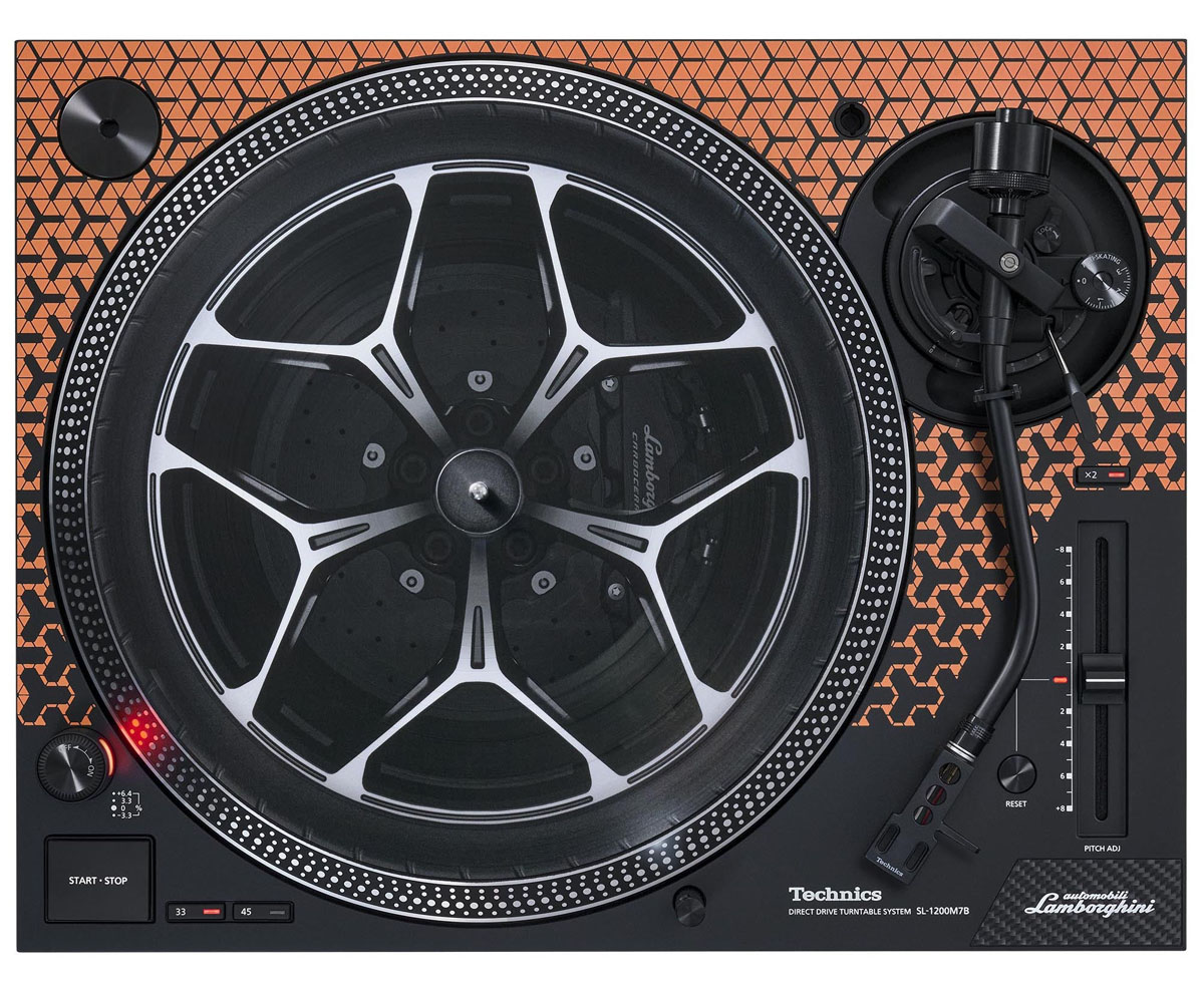 El nuevo tocadiscos SL-1200M7B se basa en los modelos SL-1200MK7 y SL-1210MK7 de la popular serie SL-1200 de Technics, reconocida por su destacada calidad de sonido.