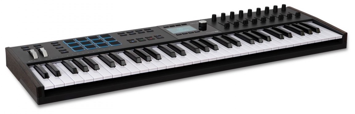 Arturia KeyLab 61 mk3 Black es un teclado controlador MIDI de 61 teclas, con 12 pads de interpretación sensibles a la presión, 9 faders, 9 encoders, entradas de pedal de sustain/auxiliar y alimentación USB-C.