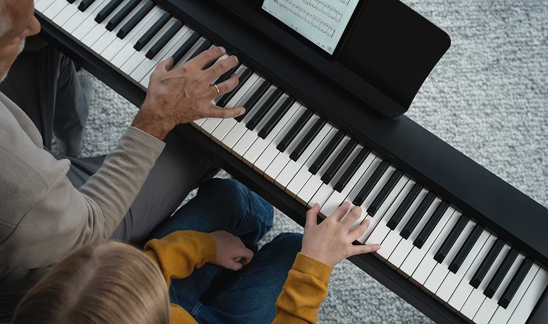 Gracias a la avanzada tecnología Harmonic Imaging de Kawai, el ES60 captura la profundidad tonal y el calor del piano acústico original