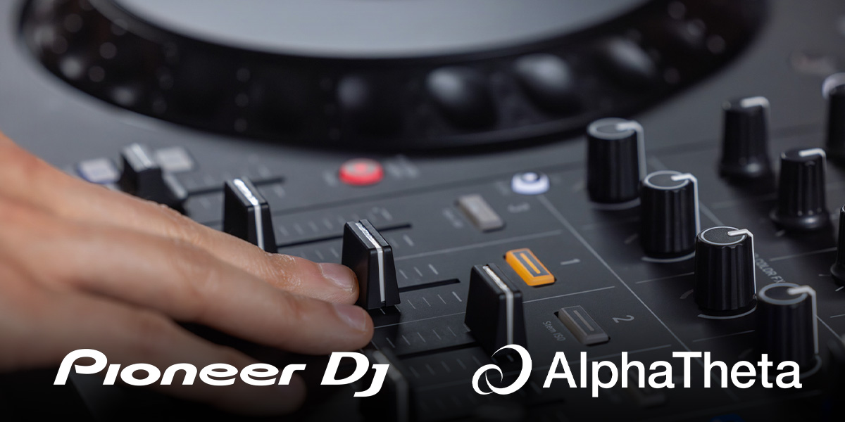 AlphaTheta es la nueva marca con la que Pioneer DJ seguirá desarrollando sus futuros productos, manteniendo la extraordinaria calidad a la que nos tiene acostumbrados.