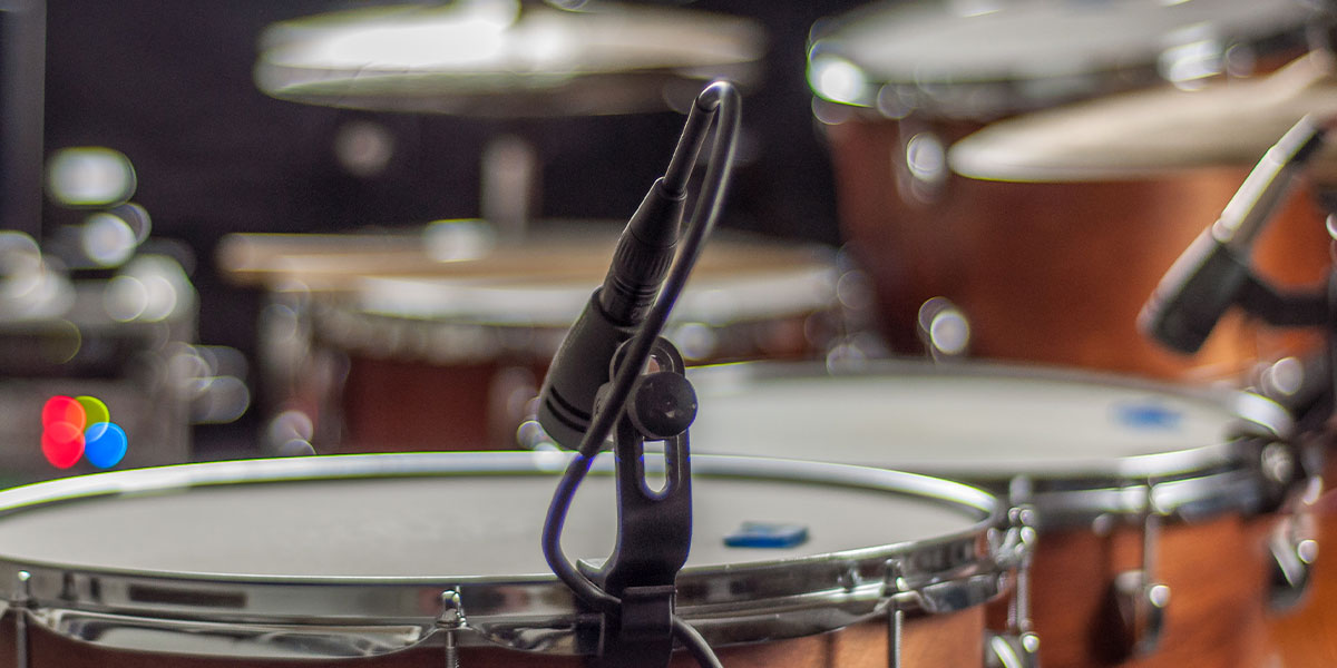 Micrófono dinámico: Recomendado para captar sonidos con alta presión sonora