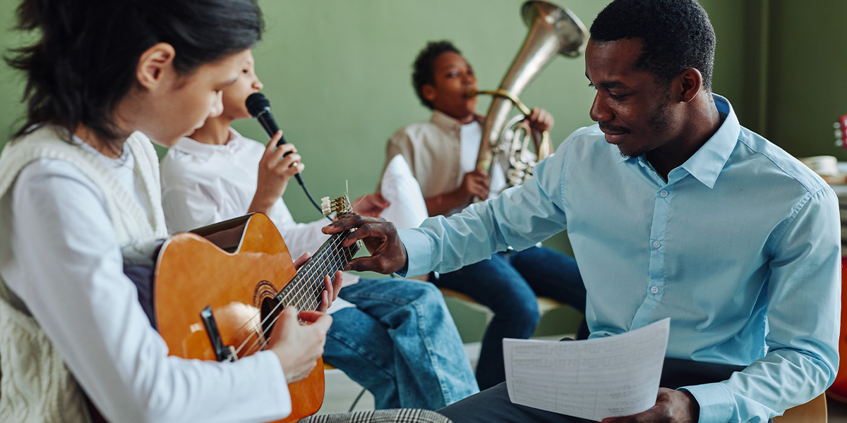Todo lo que necesitas para la Vuelta al cole, lo tienes en Drunkat! Guitarras clásicas.
