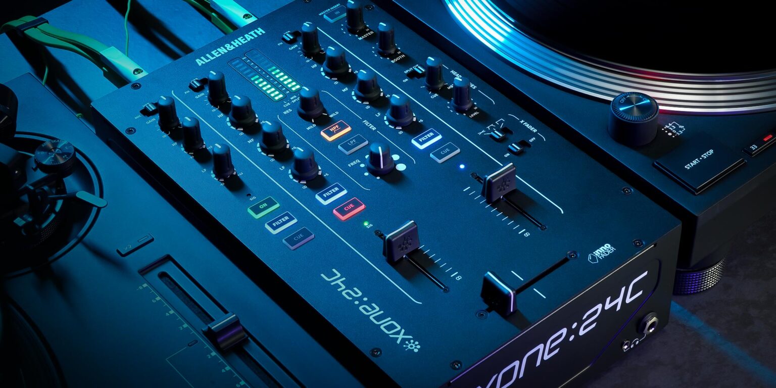 Allen & Heath Xone:24C es un mezclador DJ analógico 2+1 con interfaz Audio/MIDI integrada,