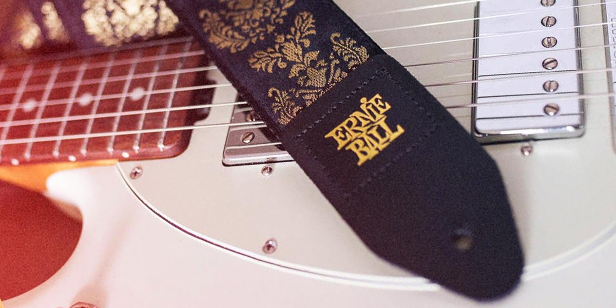 Ernie Ball ofrece púas, correas, pedales, slides, herramientas de mantenimiento y más,