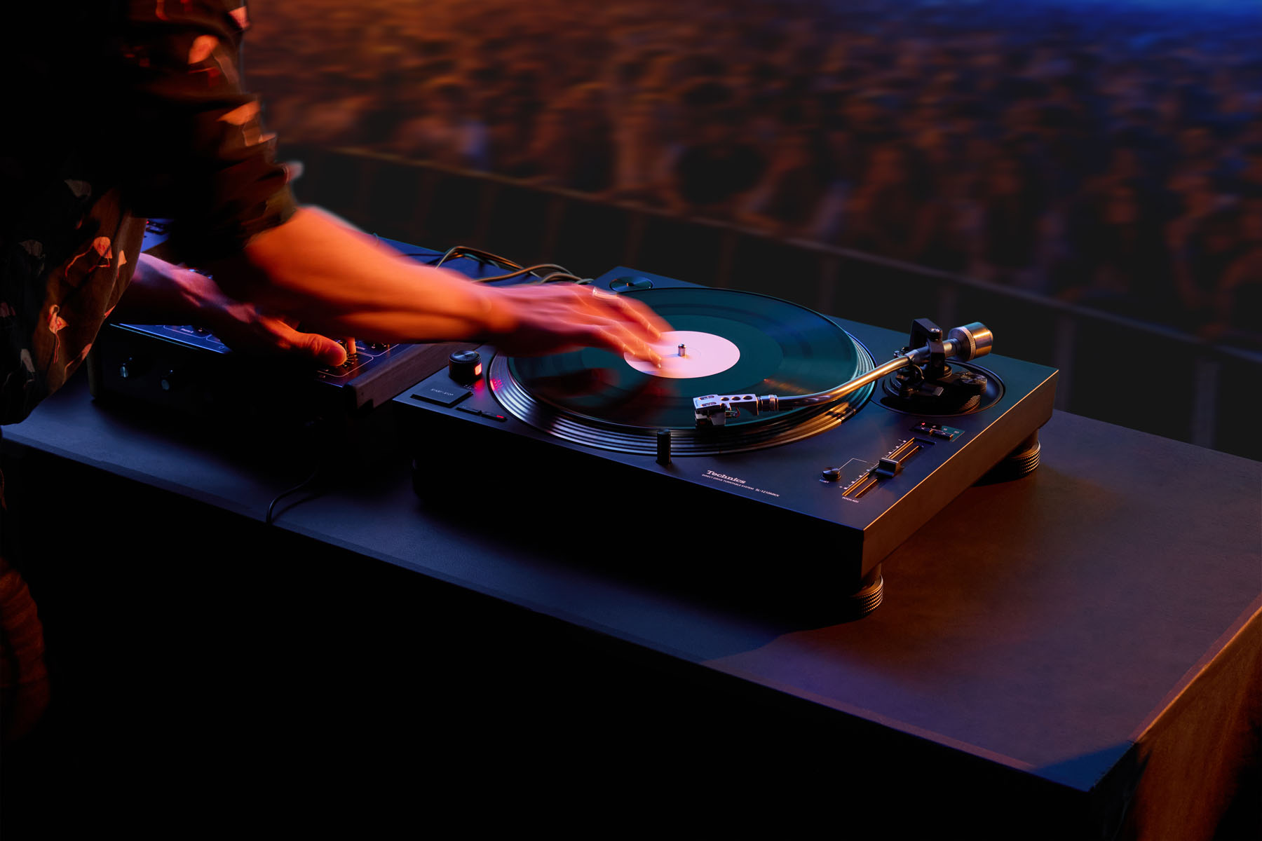Technics SL-1210MKX: control de precisión y aislamiento para aplicaciones DJ