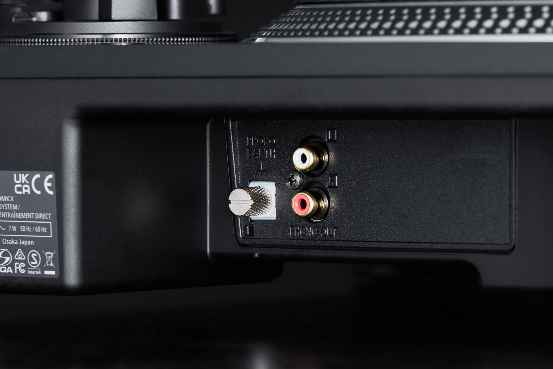 SL-1210MKX dispone de una salida PHONO mediante conectores RCA y un terminal de tierra ampliado, diseñado para facilitar la conexión y desconexión del cable de masa.